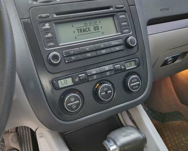 Сірий Фольксваген Гольф, об'ємом двигуна 1.6 л та пробігом 203 тис. км за 6850 $, фото 24 на Automoto.ua