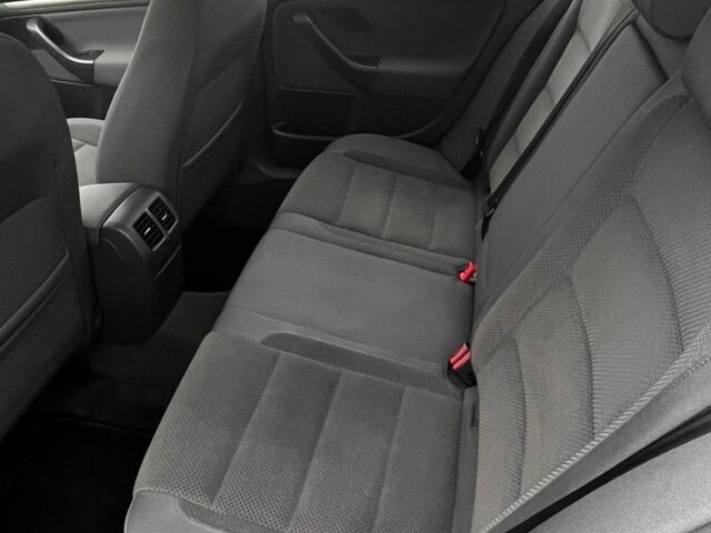 Серый Фольксваген Гольф, объемом двигателя 1.6 л и пробегом 219 тыс. км за 6800 $, фото 10 на Automoto.ua