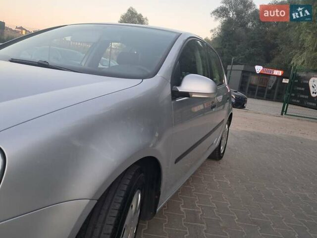 Серый Фольксваген Гольф, объемом двигателя 1.6 л и пробегом 277 тыс. км за 5500 $, фото 5 на Automoto.ua