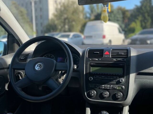 Сірий Фольксваген Гольф, об'ємом двигуна 1.6 л та пробігом 177 тис. км за 5350 $, фото 5 на Automoto.ua