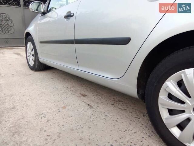 Серый Фольксваген Гольф, объемом двигателя 1.6 л и пробегом 240 тыс. км за 4500 $, фото 4 на Automoto.ua