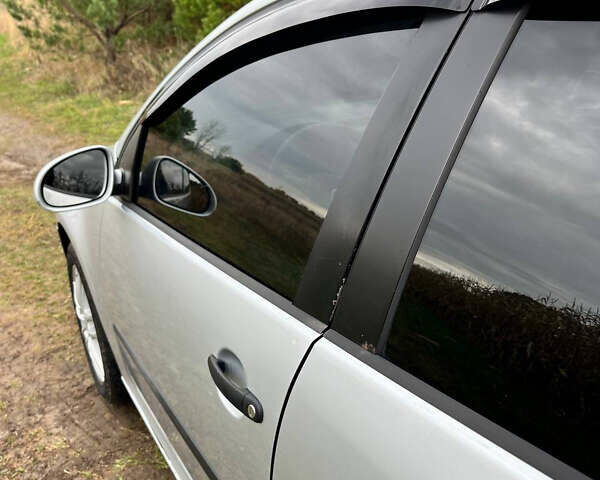 Серый Фольксваген Гольф, объемом двигателя 1.4 л и пробегом 245 тыс. км за 4900 $, фото 10 на Automoto.ua