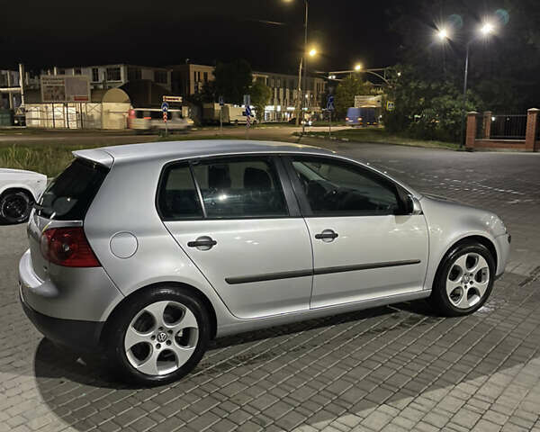 Фольксваген Гольф 2004 у Луцьку на Automoto.ua Сірий Фольксваген Гольф, об'ємом двигуна 1.6 л та пробігом 261 тис. км за 5400 $, фото 27 на Automoto.ua