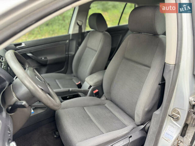 Сірий Фольксваген Гольф, об'ємом двигуна 1.4 л та пробігом 215 тис. км за 5350 $, фото 14 на Automoto.ua