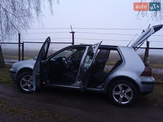 Серый Фольксваген Гольф, объемом двигателя 1.39 л и пробегом 237 тыс. км за 4750 $, фото 11 на Automoto.ua