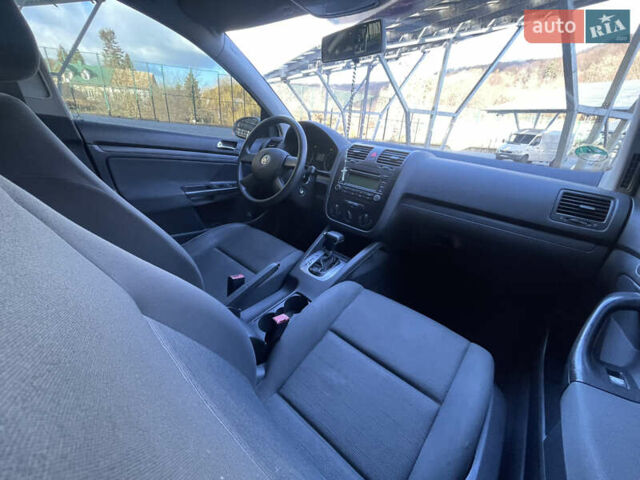 Серый Фольксваген Гольф, объемом двигателя 1.6 л и пробегом 214 тыс. км за 5670 $, фото 29 на Automoto.ua
