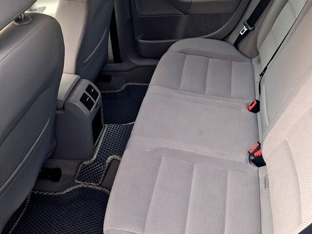 Сірий Фольксваген Гольф, об'ємом двигуна 1.6 л та пробігом 211 тис. км за 8000 $, фото 5 на Automoto.ua