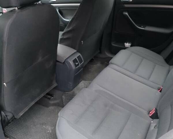 Серый Фольксваген Гольф, объемом двигателя 1.6 л и пробегом 237 тыс. км за 6000 $, фото 5 на Automoto.ua