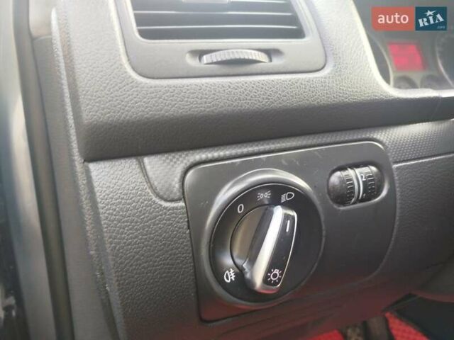 Серый Фольксваген Гольф, объемом двигателя 1.9 л и пробегом 338 тыс. км за 5100 $, фото 21 на Automoto.ua