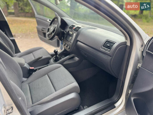 Сірий Фольксваген Гольф, об'ємом двигуна 1.4 л та пробігом 215 тис. км за 5350 $, фото 20 на Automoto.ua