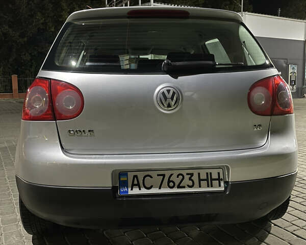 Фольксваген Гольф 2004 у Луцьку на Automoto.ua Сірий Фольксваген Гольф, об'ємом двигуна 1.6 л та пробігом 261 тис. км за 5400 $, фото 30 на Automoto.ua