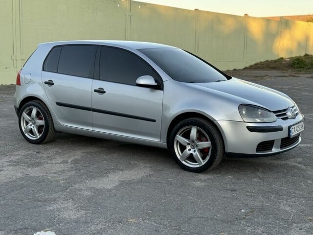 Серый Фольксваген Гольф, объемом двигателя 1.6 л и пробегом 290 тыс. км за 4999 $, фото 1 на Automoto.ua