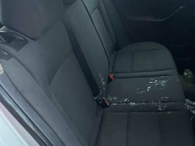 Серый Фольксваген Гольф, объемом двигателя 1.6 л и пробегом 200 тыс. км за 1500 $, фото 9 на Automoto.ua