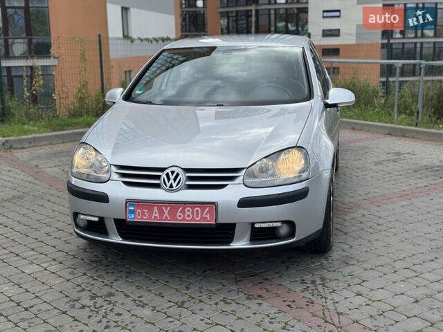 Серый Фольксваген Гольф, объемом двигателя 1.6 л и пробегом 140 тыс. км за 6750 $, фото 4 на Automoto.ua