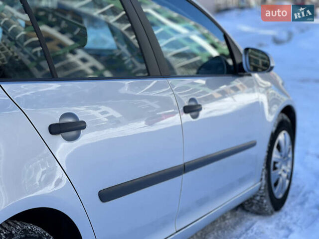 Серый Фольксваген Гольф, объемом двигателя 1.6 л и пробегом 198 тыс. км за 4999 $, фото 25 на Automoto.ua