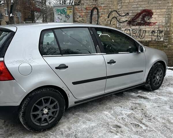 Серый Фольксваген Гольф, объемом двигателя 1.39 л и пробегом 233 тыс. км за 5200 $, фото 1 на Automoto.ua