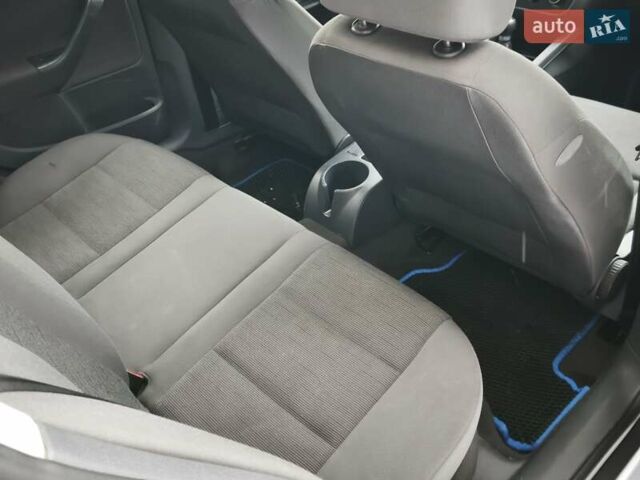 Серый Фольксваген Гольф, объемом двигателя 1.39 л и пробегом 228 тыс. км за 4300 $, фото 22 на Automoto.ua