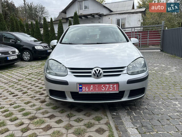 Серый Фольксваген Гольф, объемом двигателя 1.6 л и пробегом 259 тыс. км за 5400 $, фото 2 на Automoto.ua