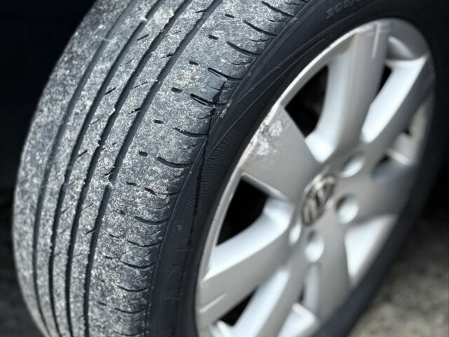 Серый Фольксваген Гольф, объемом двигателя 1.4 л и пробегом 228 тыс. км за 5500 $, фото 15 на Automoto.ua