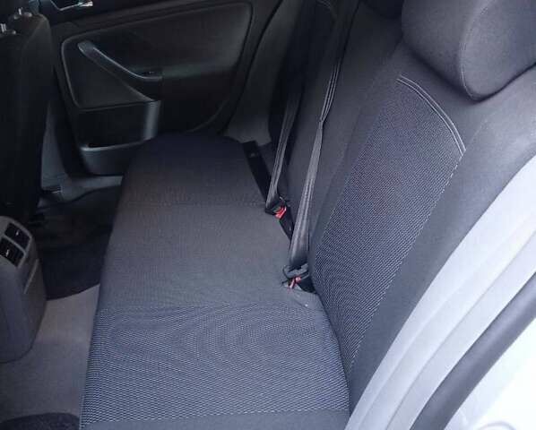 Сірий Фольксваген Гольф, об'ємом двигуна 1.6 л та пробігом 260 тис. км за 3600 $, фото 6 на Automoto.ua