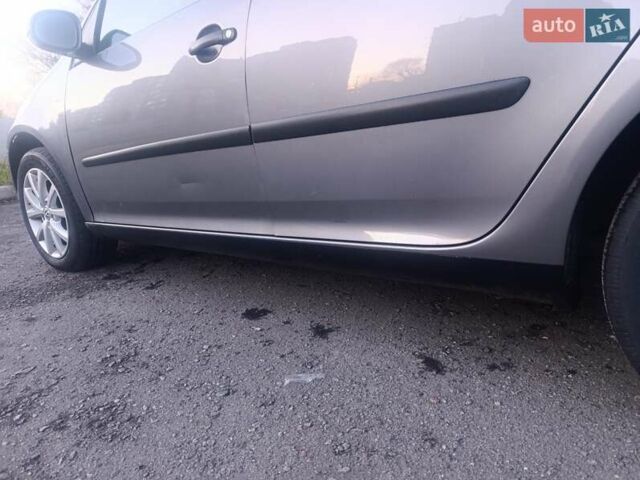 Сірий Фольксваген Гольф, об'ємом двигуна 1.39 л та пробігом 274 тис. км за 4000 $, фото 10 на Automoto.ua