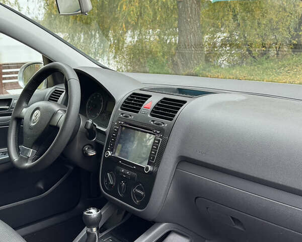 Фольксваген Гольф 2004 в Бердичеве на Automoto.ua Серый Фольксваген Гольф, объемом двигателя 1.4 л и пробегом 280 тыс. км за 4800 $, фото 7 на Automoto.ua