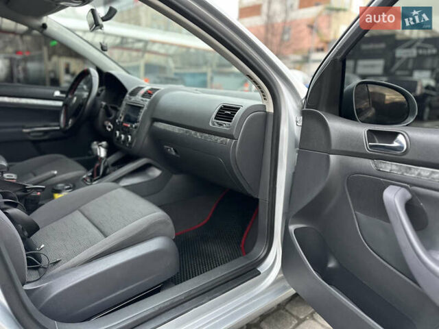 Серый Фольксваген Гольф, объемом двигателя 1.4 л и пробегом 298 тыс. км за 4500 $, фото 10 на Automoto.ua