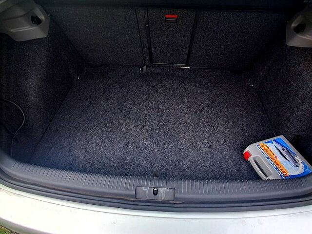 Сірий Фольксваген Гольф, об'ємом двигуна 1.6 л та пробігом 211 тис. км за 8000 $, фото 4 на Automoto.ua