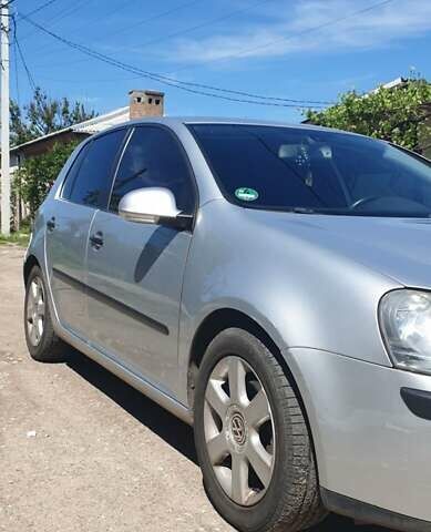 Серый Фольксваген Гольф, объемом двигателя 1.39 л и пробегом 240 тыс. км за 5500 $, фото 5 на Automoto.ua