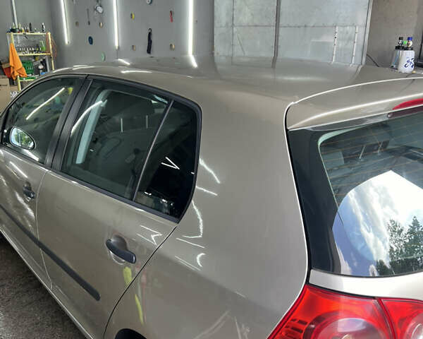 Сірий Фольксваген Гольф, об'ємом двигуна 1.6 л та пробігом 300 тис. км за 4850 $, фото 3 на Automoto.ua