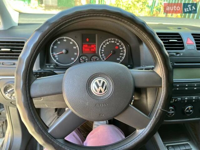 Серый Фольксваген Гольф, объемом двигателя 1.6 л и пробегом 270 тыс. км за 5200 $, фото 5 на Automoto.ua