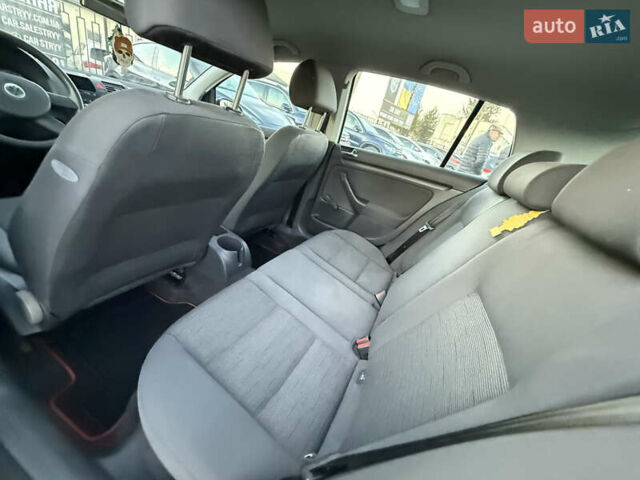 Серый Фольксваген Гольф, объемом двигателя 1.6 л и пробегом 229 тыс. км за 5600 $, фото 37 на Automoto.ua