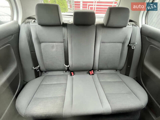 Серый Фольксваген Гольф, объемом двигателя 1.6 л и пробегом 259 тыс. км за 5400 $, фото 24 на Automoto.ua