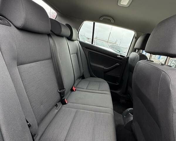 Серый Фольксваген Гольф, объемом двигателя 1.4 л и пробегом 217 тыс. км за 5850 $, фото 9 на Automoto.ua