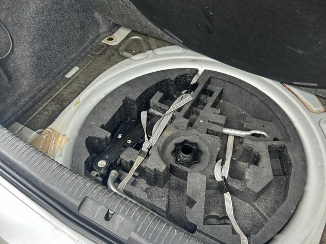 Серый Фольксваген Гольф, объемом двигателя 1.4 л и пробегом 228 тыс. км за 4700 $, фото 7 на Automoto.ua