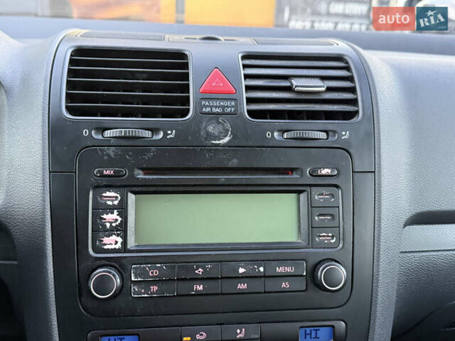 Серый Фольксваген Гольф, объемом двигателя 1.6 л и пробегом 229 тыс. км за 5600 $, фото 44 на Automoto.ua