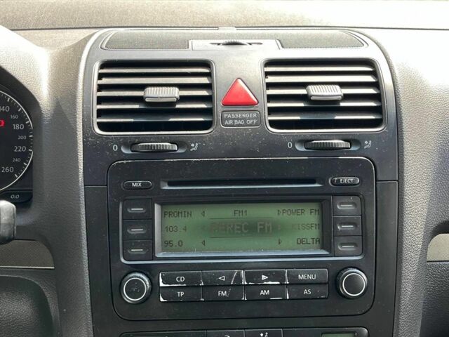 Серый Фольксваген Гольф, объемом двигателя 1.9 л и пробегом 383 тыс. км за 5690 $, фото 16 на Automoto.ua