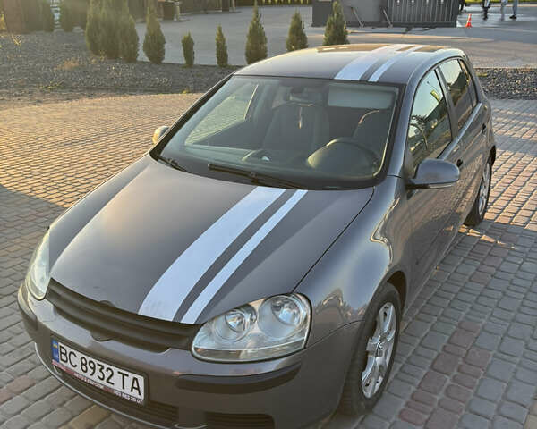 Фольксваген Гольф 2004 в Львове на Automoto.ua Серый Фольксваген Гольф, объемом двигателя 1.6 л и пробегом 270 тыс. км за 5200 $, фото 1 на Automoto.ua
