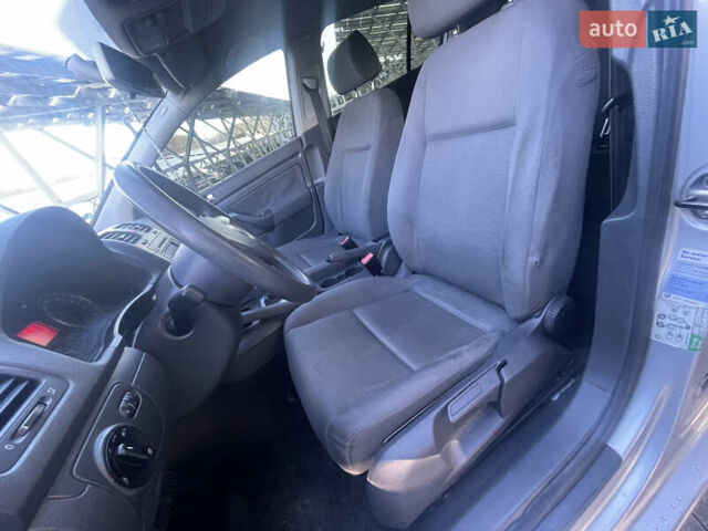 Серый Фольксваген Гольф, объемом двигателя 1.6 л и пробегом 214 тыс. км за 5670 $, фото 20 на Automoto.ua