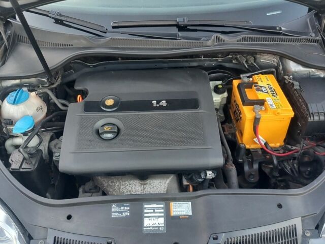 Сірий Фольксваген Гольф, об'ємом двигуна 1.4 л та пробігом 164 тис. км за 4800 $, фото 10 на Automoto.ua