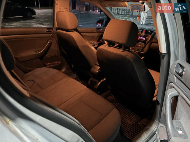 Серый Фольксваген Гольф, объемом двигателя 1.6 л и пробегом 202 тыс. км за 5100 $, фото 14 на Automoto.ua