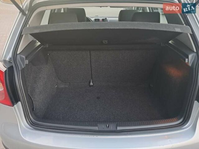 Серый Фольксваген Гольф, объемом двигателя 1.6 л и пробегом 277 тыс. км за 5500 $, фото 2 на Automoto.ua