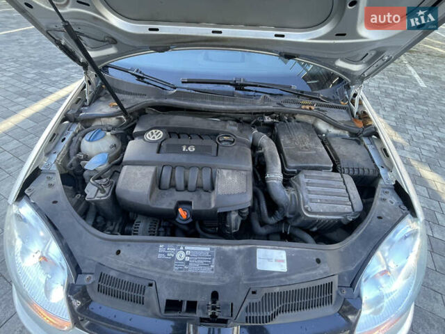 Серый Фольксваген Гольф, объемом двигателя 1.6 л и пробегом 214 тыс. км за 5670 $, фото 35 на Automoto.ua