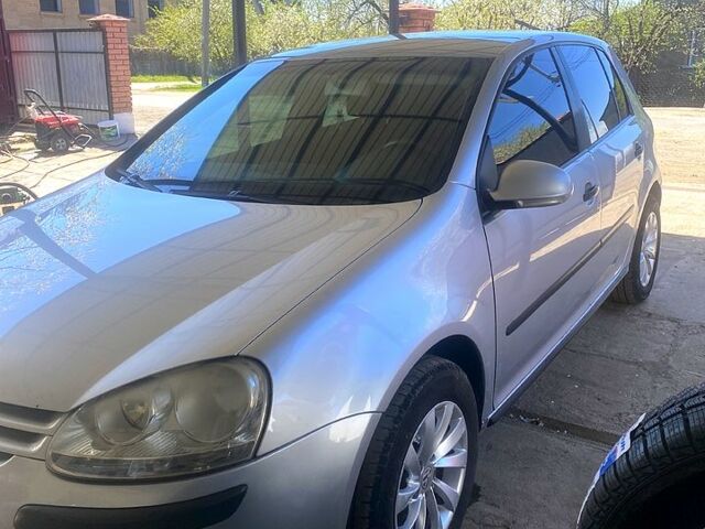 Серый Фольксваген Гольф, объемом двигателя 1.6 л и пробегом 254 тыс. км за 5000 $, фото 2 на Automoto.ua