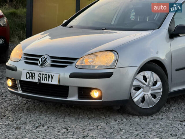 Серый Фольксваген Гольф, объемом двигателя 1.6 л и пробегом 229 тыс. км за 5600 $, фото 13 на Automoto.ua