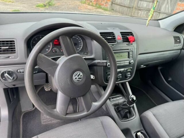 Сірий Фольксваген Гольф, об'ємом двигуна 1.6 л та пробігом 221 тис. км за 5300 $, фото 5 на Automoto.ua