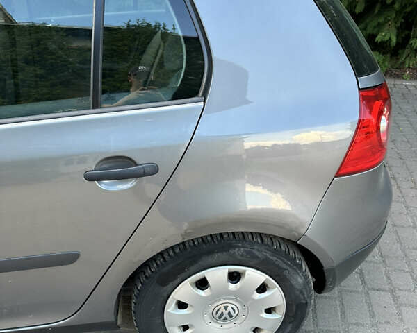 Серый Фольксваген Гольф, объемом двигателя 1.6 л и пробегом 160 тыс. км за 4500 $, фото 5 на Automoto.ua