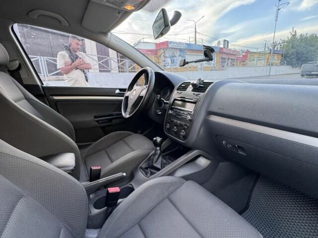 Сірий Фольксваген Гольф, об'ємом двигуна 1.6 л та пробігом 267 тис. км за 4800 $, фото 10 на Automoto.ua