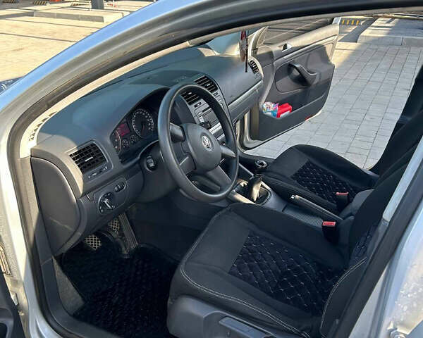 Серый Фольксваген Гольф, объемом двигателя 1.4 л и пробегом 294 тыс. км за 5500 $, фото 2 на Automoto.ua