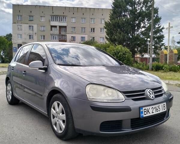 Серый Фольксваген Гольф, объемом двигателя 1.39 л и пробегом 290 тыс. км за 4799 $, фото 1 на Automoto.ua